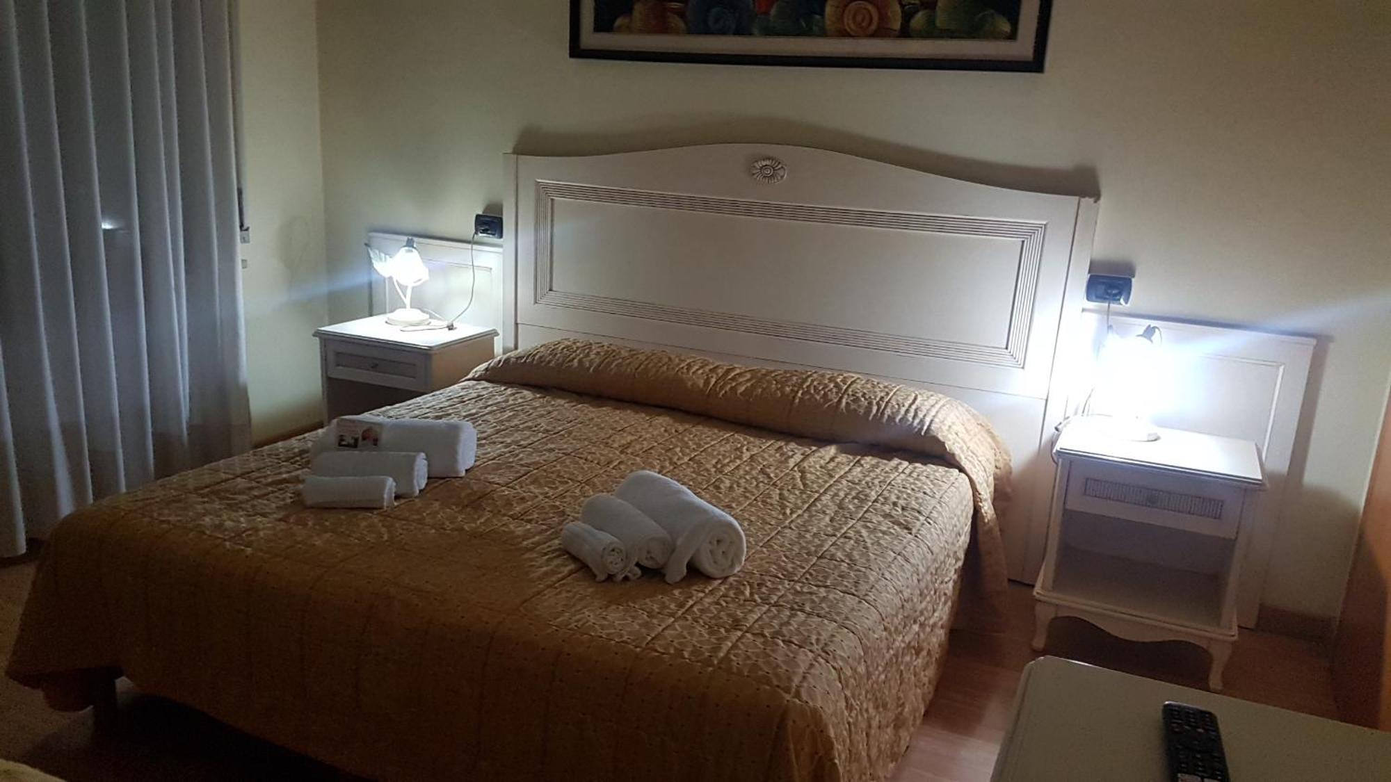 Hotel Siros Verona Bagian luar foto