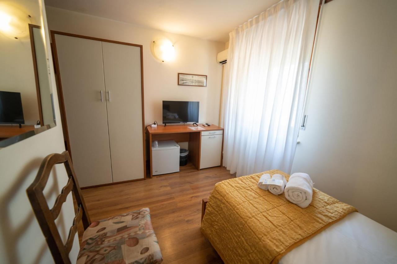 Hotel Siros Verona Bagian luar foto