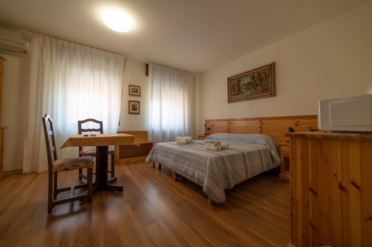 Hotel Siros Verona Bagian luar foto
