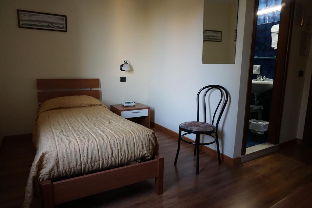 Hotel Siros Verona Ruang foto